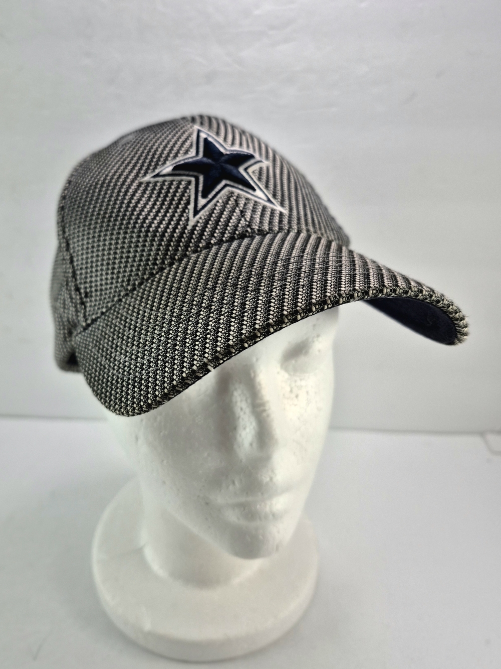 Dallas Cowboys Authentic NFL Sideline Dashmark Flex Fit Hat Cap Gray Black M/L
